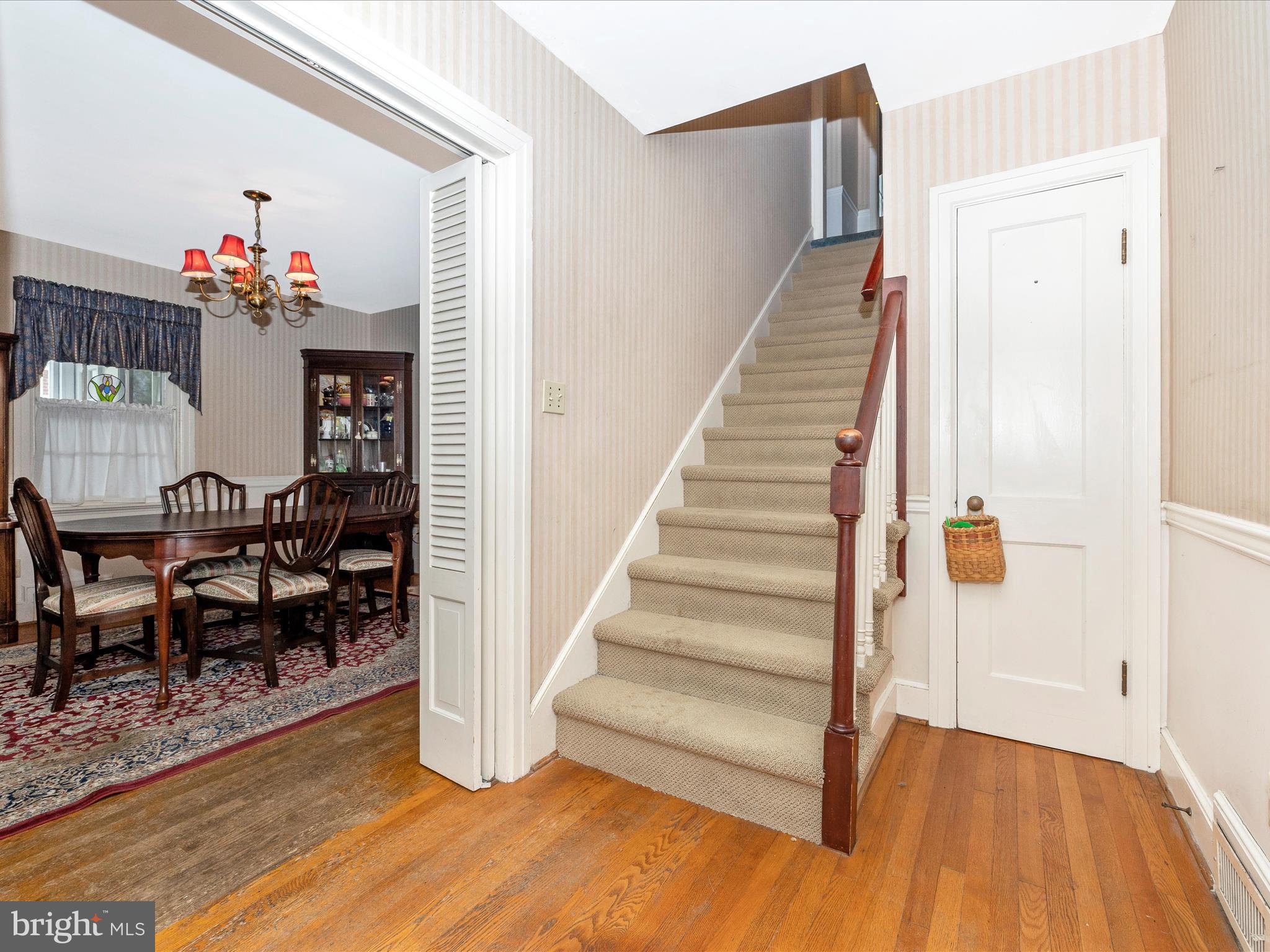 307 Magnolia Avenue Frederick, MD 21701 - Photo 5 of 45 Entry
