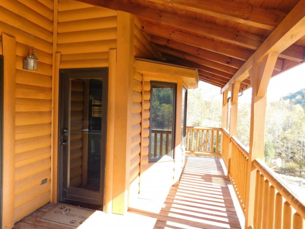 264 Island Road Kingsport, TN 37664 - Photo 12 of 36 Back door to kitchenbay windo