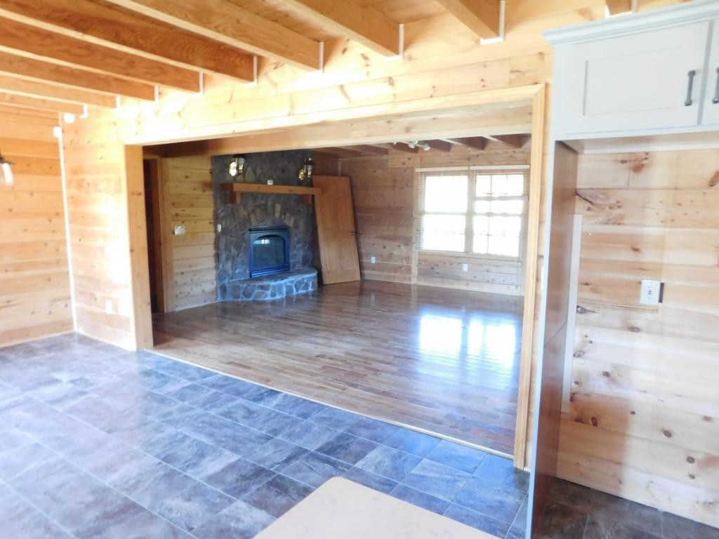 264 Island Road Kingsport, TN 37664 - Photo 21 of 36 Living room into kitchen