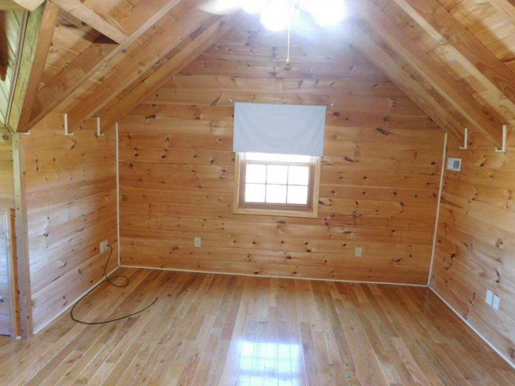 264 Island Road Kingsport, TN 37664 - Photo 32 of 36 Bedroom 3 upstairs