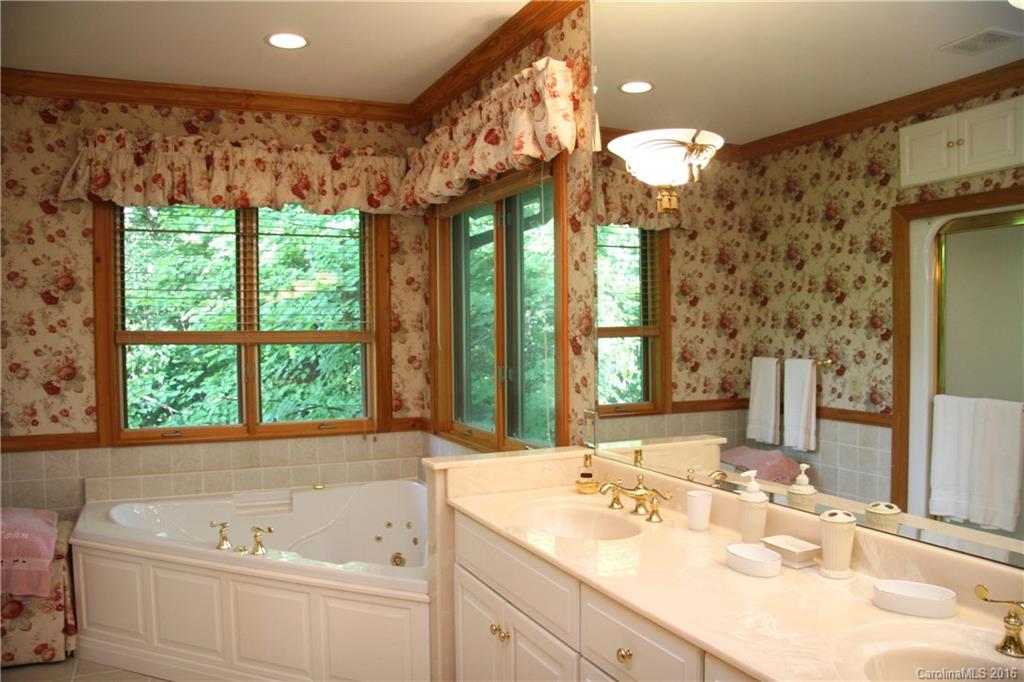301 Beaver Dam Road Sapphire, NC 28774 - Photo 11 of 24 Gallery Image 11