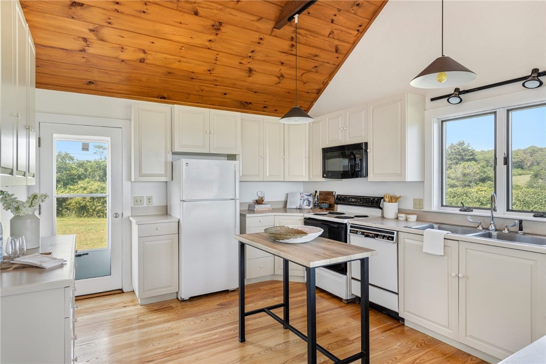 73 Quaker Hill Farm Road Little Compton, RI 02837 - Photo 17 of 48 Gallery Image 17