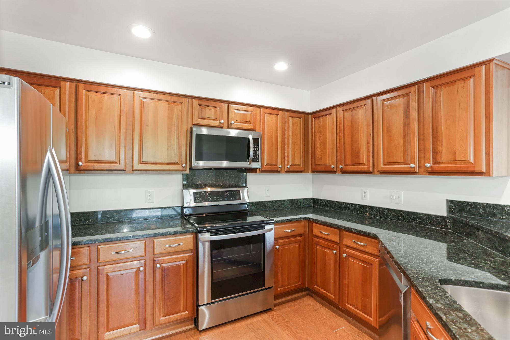11266 Harbor Court Reston, VA 20191 - Photo 8 of 31 Updated kitchen