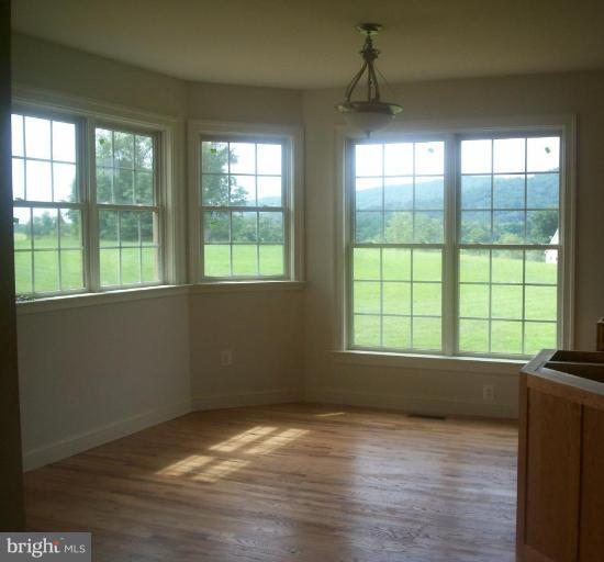 3854 Leeds Manor Road Markham, VA 22643 - Photo 7 of 16 Breakfast Area