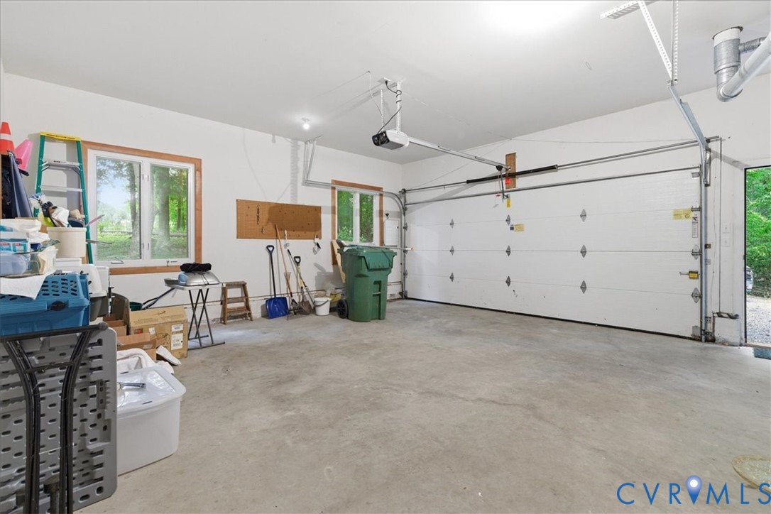 4099 Doe Run Road Hopewell, VA 23860 - Photo 29 of 36 Garage