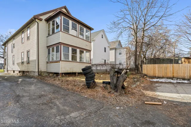 $324,900 | 569 Washington Avenue, Albany, NY 12206