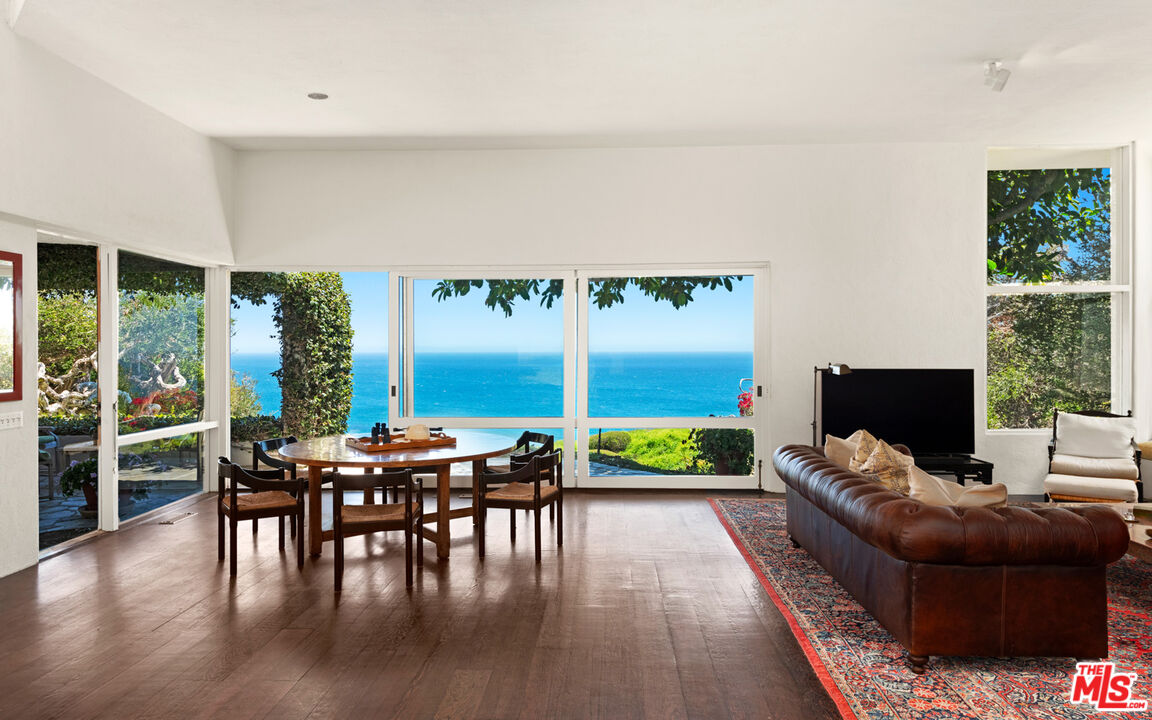 29122 Cliffside Drive Malibu, CA 90265 - Photo 11 of 48