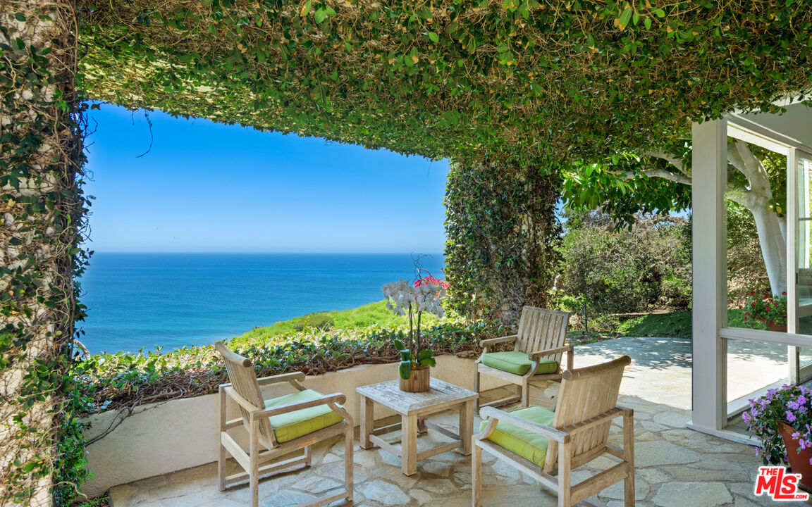 29122 Cliffside Drive Malibu, CA 90265 - Photo 13 of 48