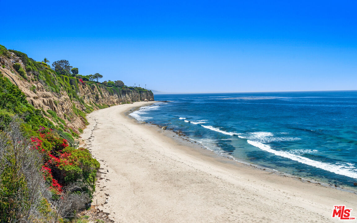 29122 Cliffside Drive Malibu, CA 90265 - Photo 20 of 48