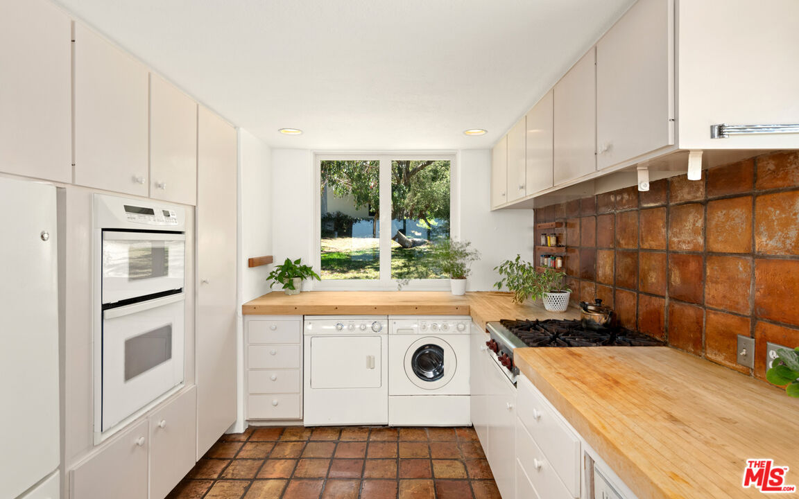 29122 Cliffside Drive Malibu, CA 90265 - Photo 26 of 48