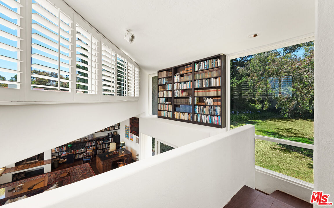 29122 Cliffside Drive Malibu, CA 90265 - Photo 27 of 48