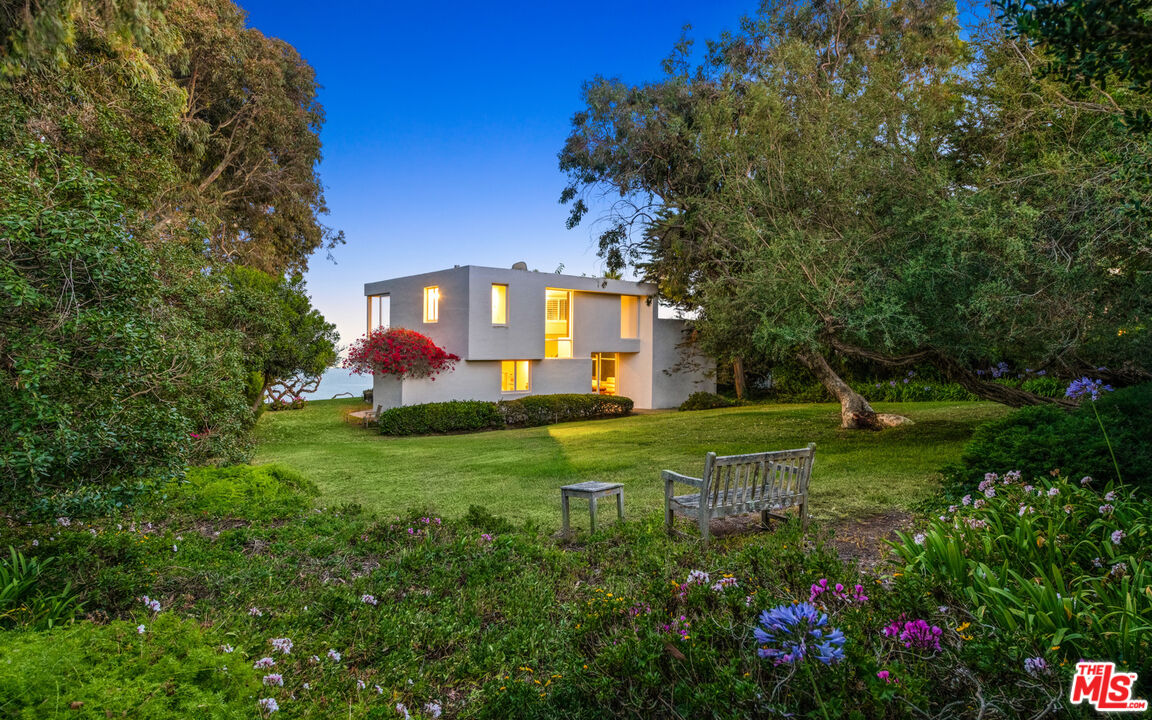 29122 Cliffside Drive Malibu, CA 90265 - Photo 34 of 48