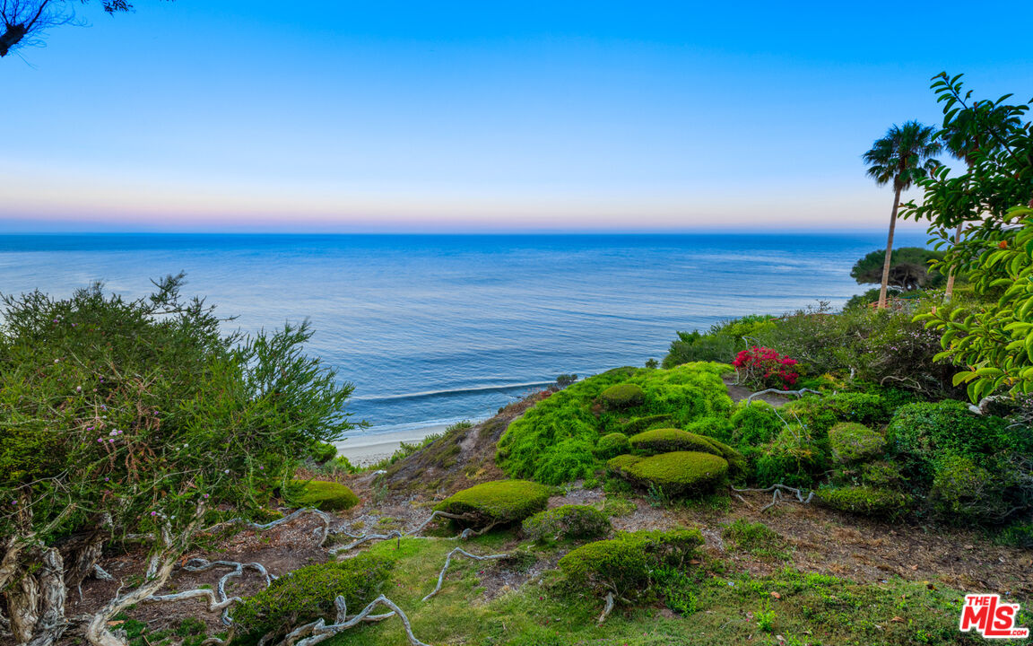 29122 Cliffside Drive Malibu, CA 90265 - Photo 42 of 48