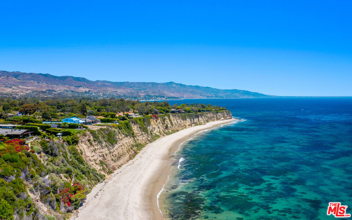 29122 Cliffside Drive Malibu, CA 90265 - Photo 46 of 48