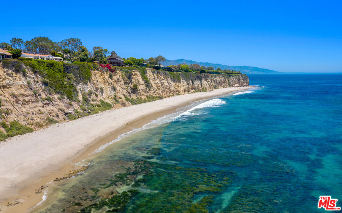 29122 Cliffside Drive Malibu, CA 90265 - Photo 47 of 48