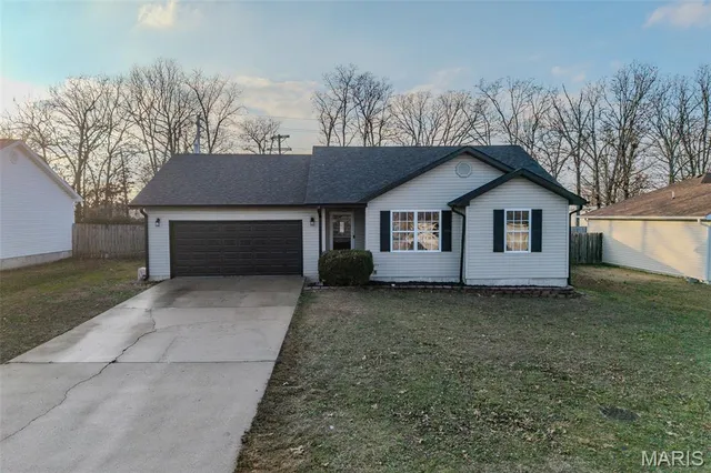 $209,900 | 2239 Timberwood Lane, Lebanon, MO 65536