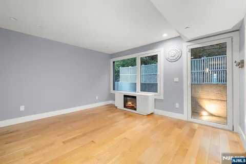 $1,888,888 | 1076 River Road, Edgewater, NJ 07020