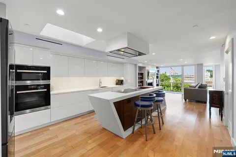 $1,888,888 | 1076 River Road, Edgewater, NJ 07020