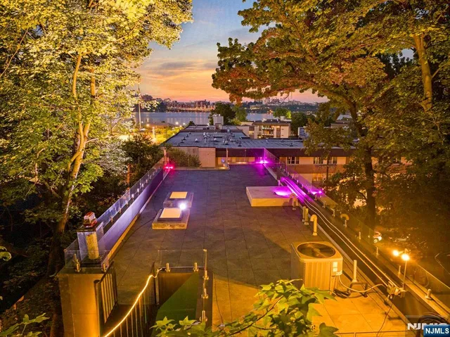 $1,988,000 | 1076 River Road, Edgewater, NJ 07020