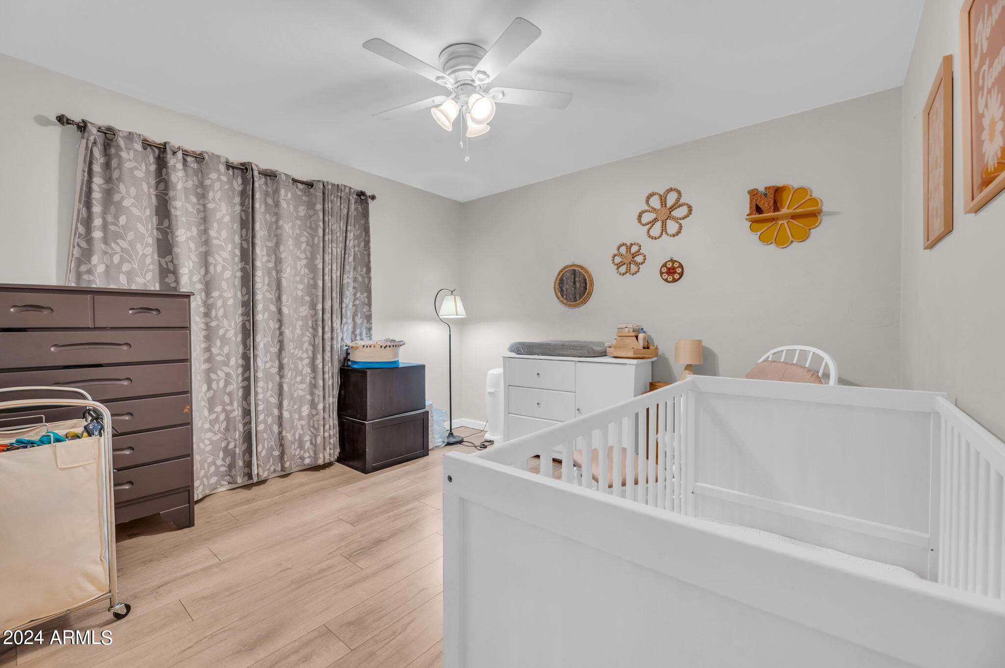 3201 East Nisbet Road Phoenix, AZ 85032 - Photo 14 of 21 14-web-or-mls-3201 E Nisbet Rd-14