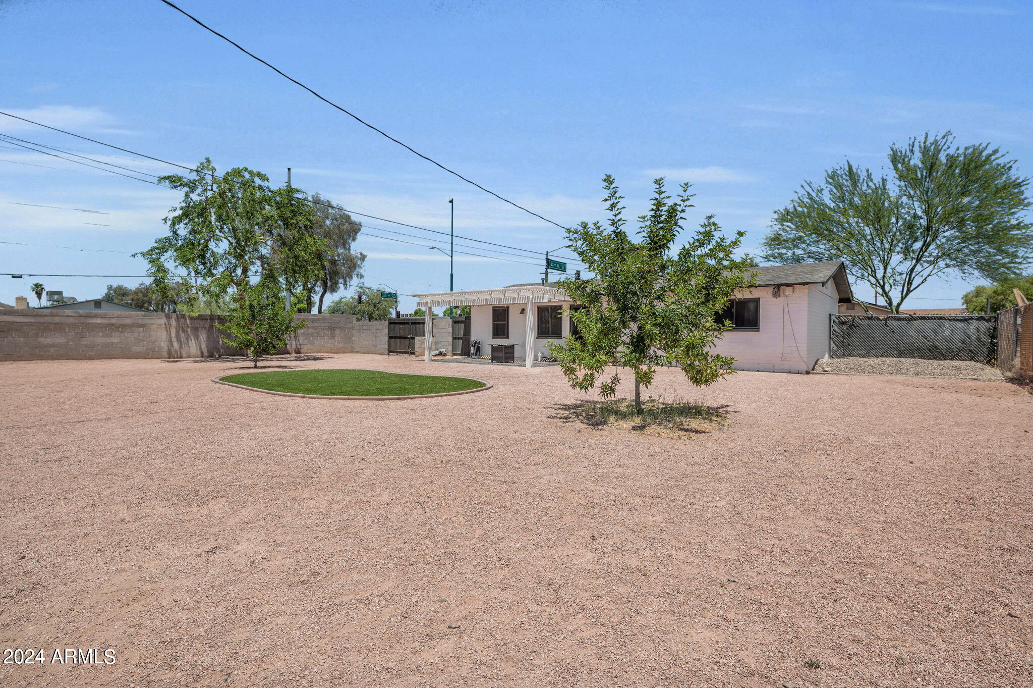 3201 East Nisbet Road Phoenix, AZ 85032 - Photo 19 of 21 19-web-or-mls-3201 E Nisbet Rd-19