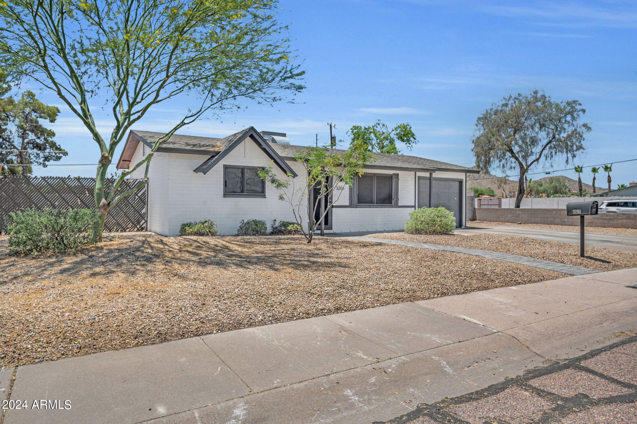 3201 East Nisbet Road Phoenix, AZ 85032 - Photo 3 of 21 3-web-or-mls-3201 E Nisbet Rd-3