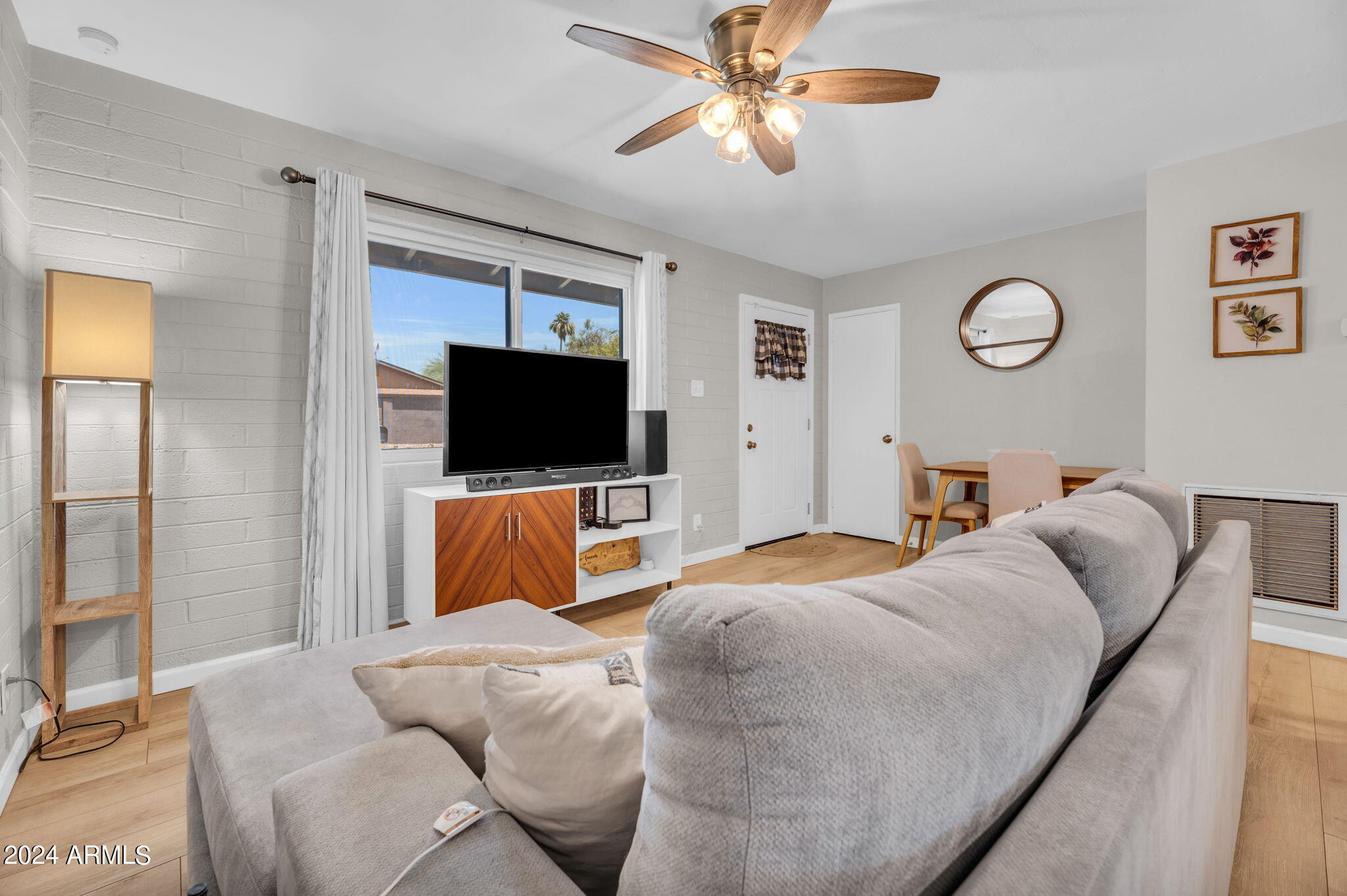 3201 East Nisbet Road Phoenix, AZ 85032 - Photo 6 of 21 6-web-or-mls-3201 E Nisbet Rd-6