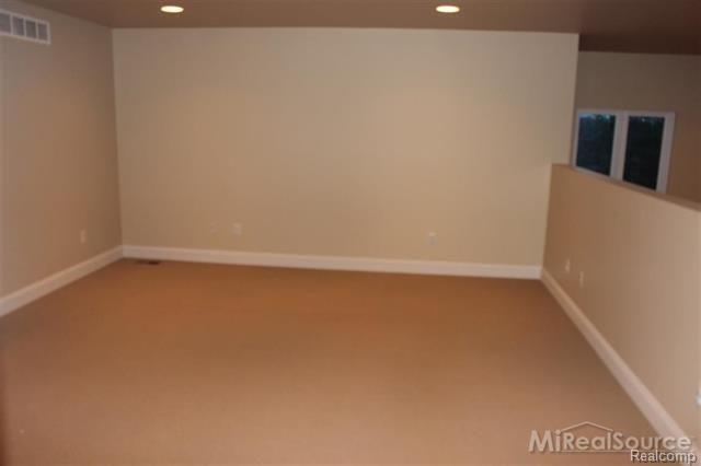 69904 Henry Ross Drive Romeo, MI 48065 - Photo 20 of 26 20.jpg