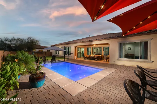 $950,000 | 2542 Woods End Place, Tucson, AZ 85749
