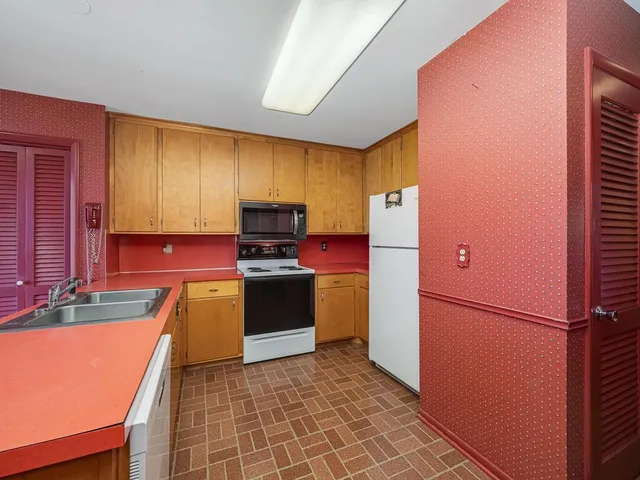 $2,700,000 | 3900 County Road 44, Minnetrista, MN 55364