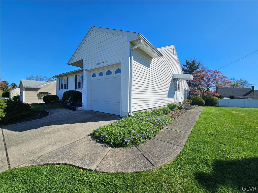 3026 Westminster Road Bethlehem, PA 18017 - Photo 3 of 20 Gallery Image 3
