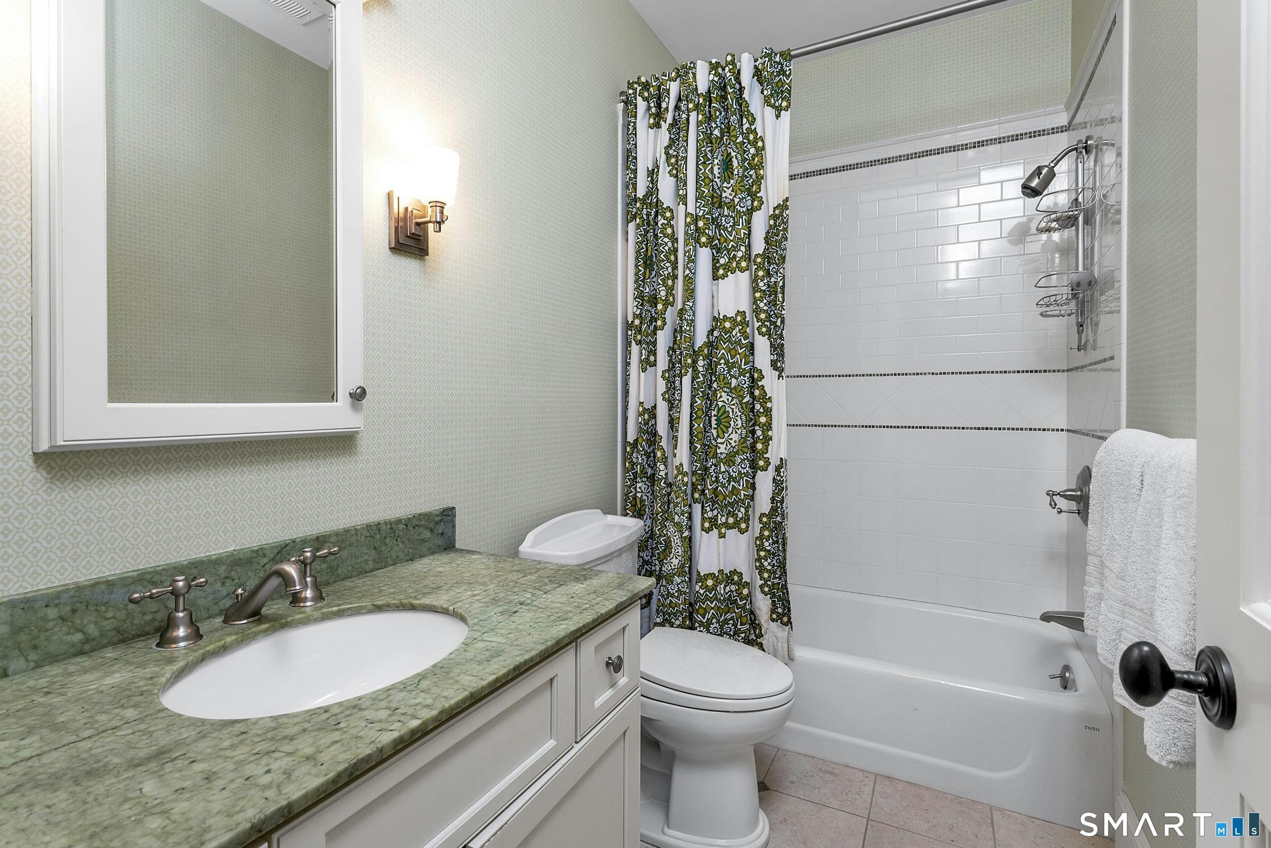 206 Umpawaug Road Redding, CT 06896 - Photo 23 of 40 Rear Bedroom En Suite Full Bath (Second Level)
