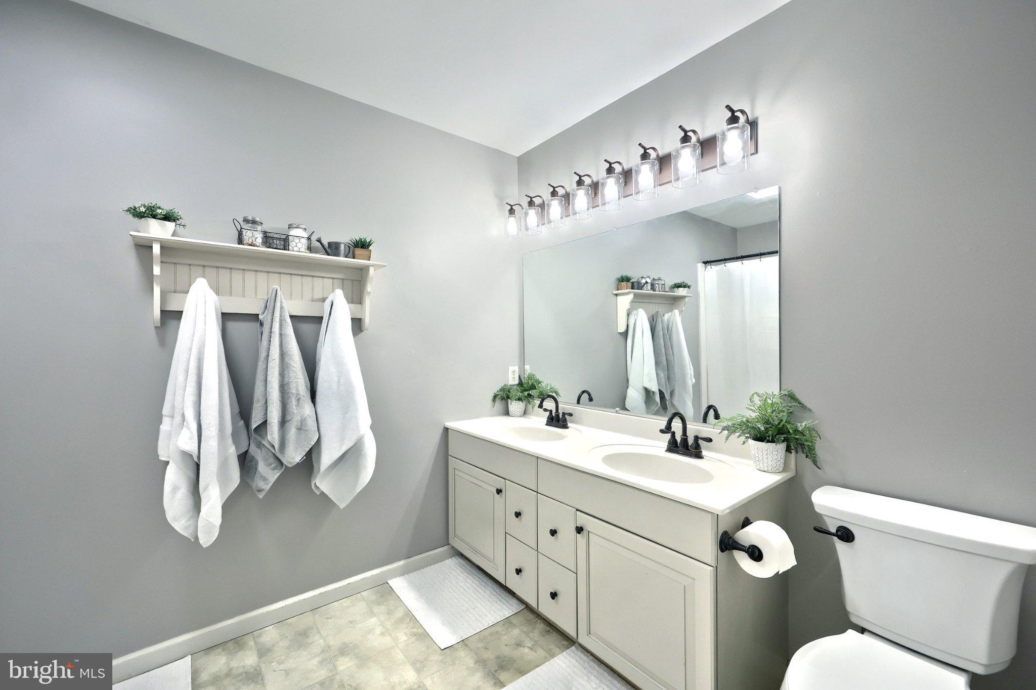 2163 Rillian Lane York, PA 17404 - Photo 40 of 62 Gallery Image 40