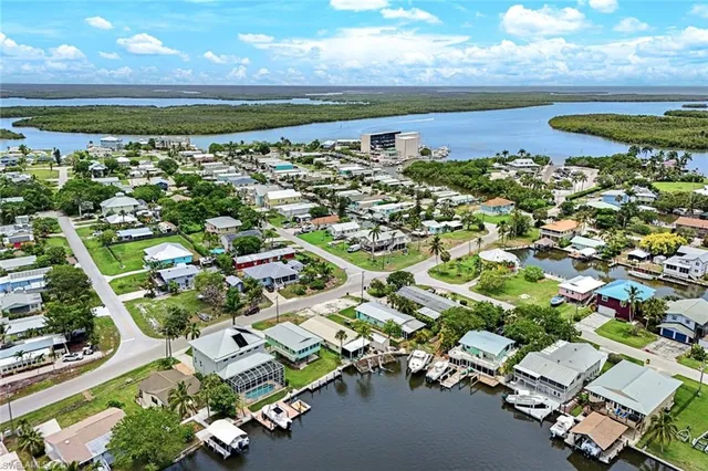 $450,000 | 527 Goodland Drive, Goodland, FL 34140