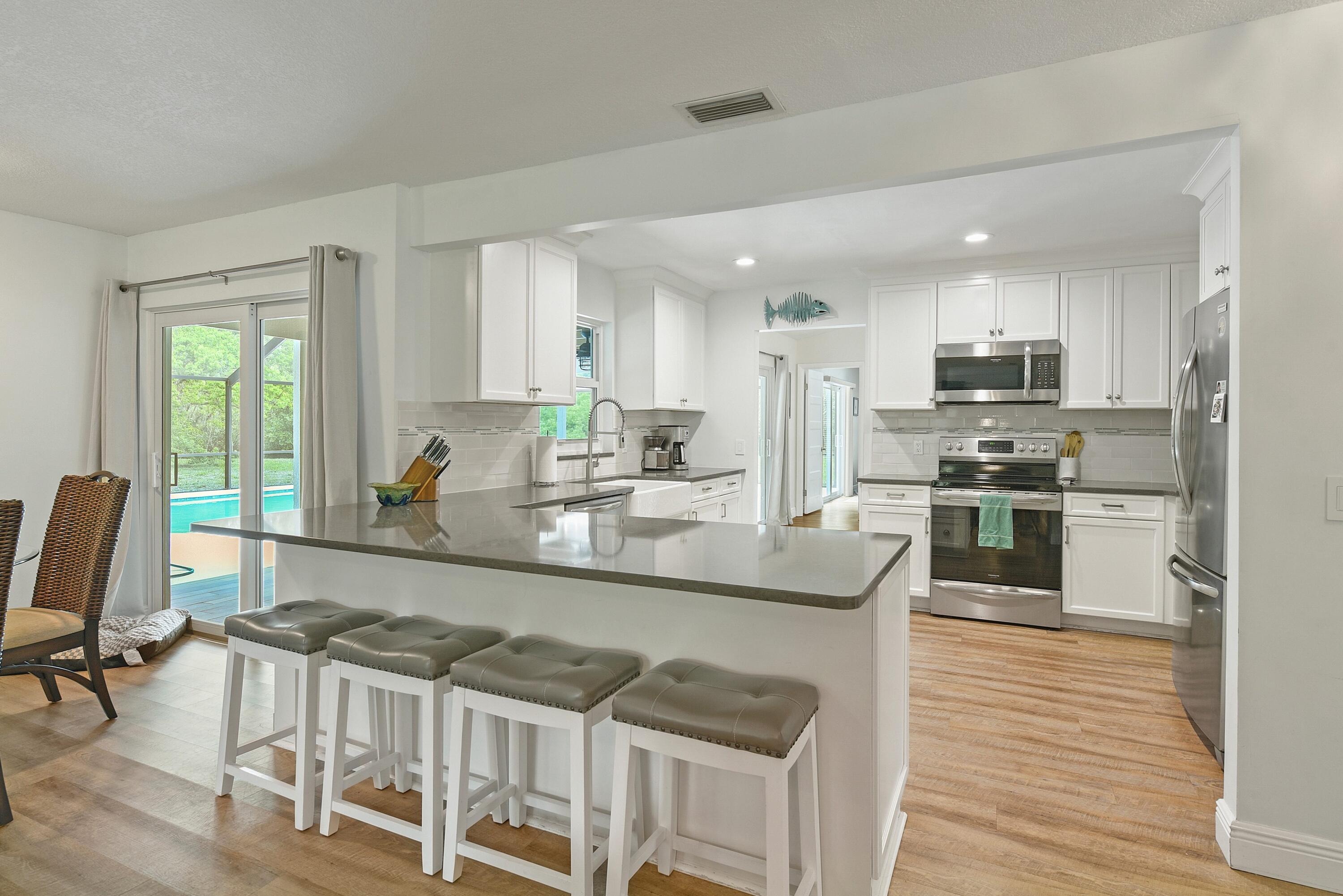 2094 Southwest Pitts Terrace Stuart, FL 34997 - Photo 13 of 43 2094 SW Pitts Terr-023-023-4200x2804