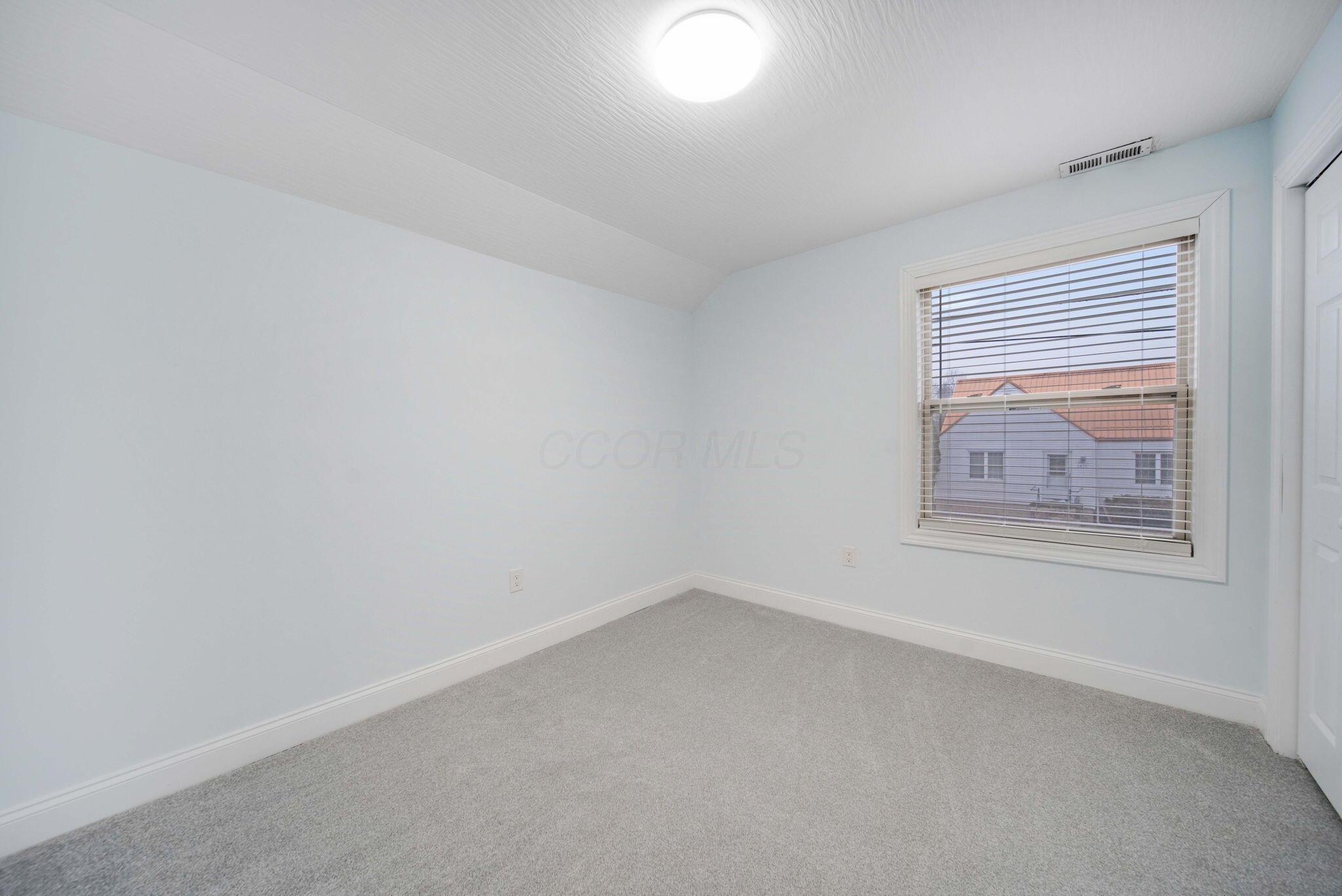 4874 Ridge Street Columbus, OH 43207 - Photo 22 of 40 31-web-or-mls-A7403695_6_7