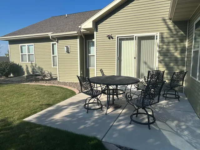 $389,900 | 2206 Blue Stem Lane, De Pere, WI 54115