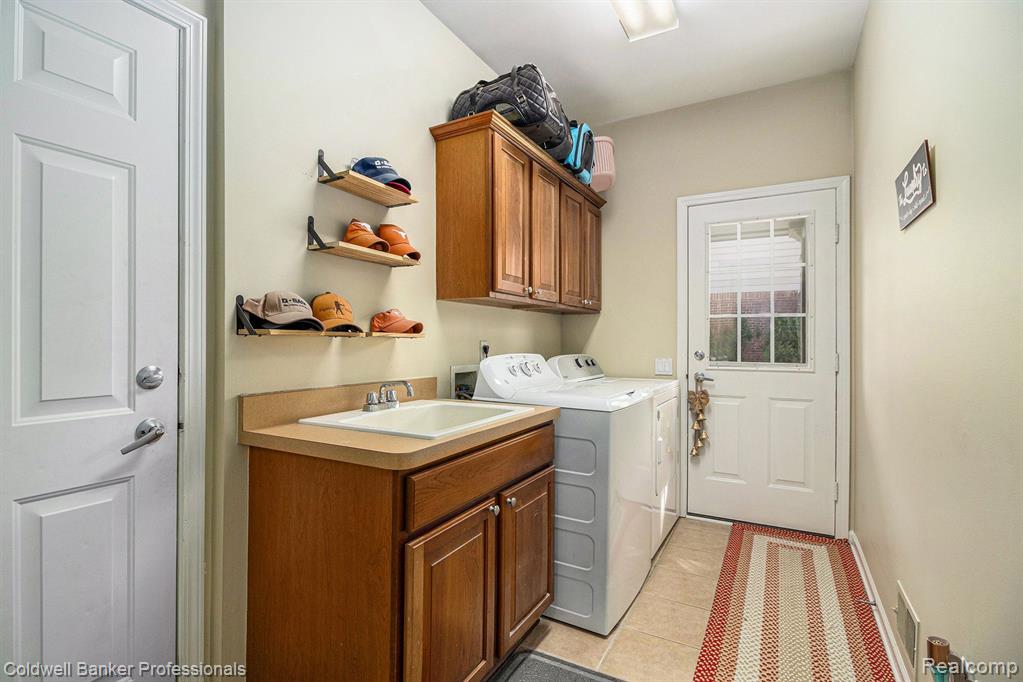48520 Antique Road Canton, MI 48187 - Photo 12 of 39