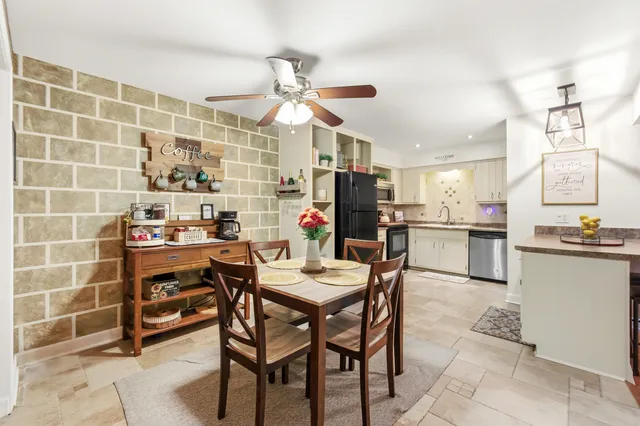 $165,000 | 20224 South Frankfort Square Road, Unit G, Frankfort, IL 60423