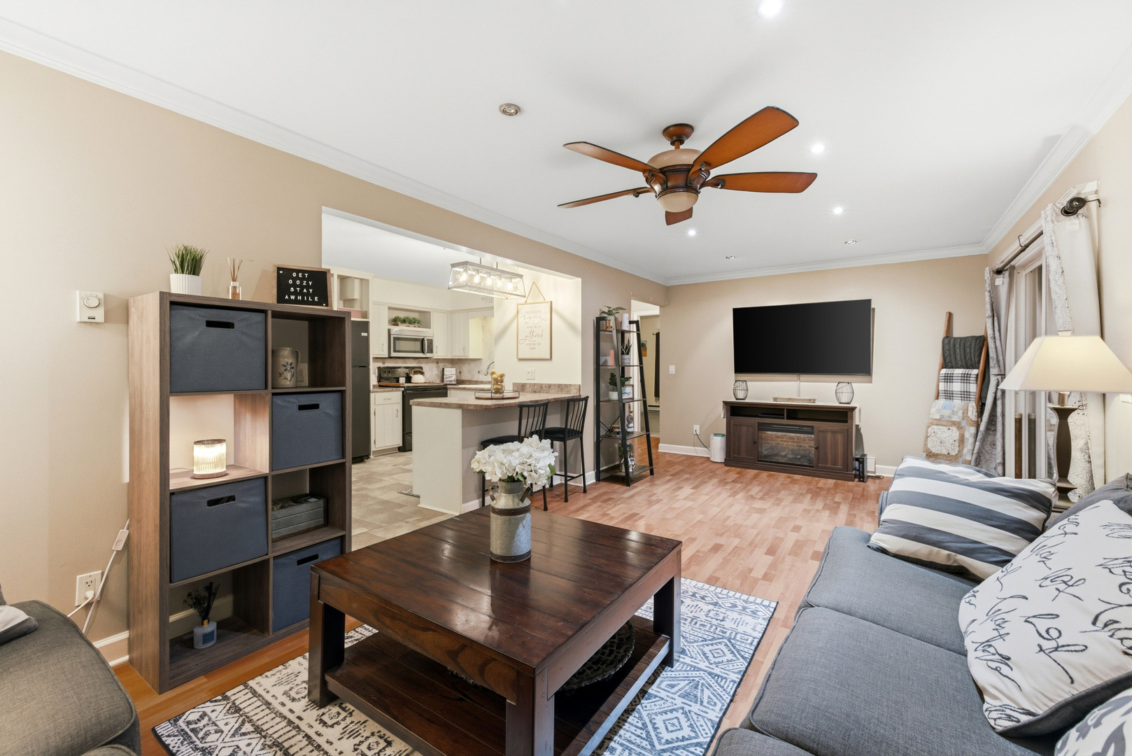 20224 South Frankfort Square Road, Unit G Frankfort, IL 60423 - Photo 9 of 15 a living room with furniture and a flat screen tv