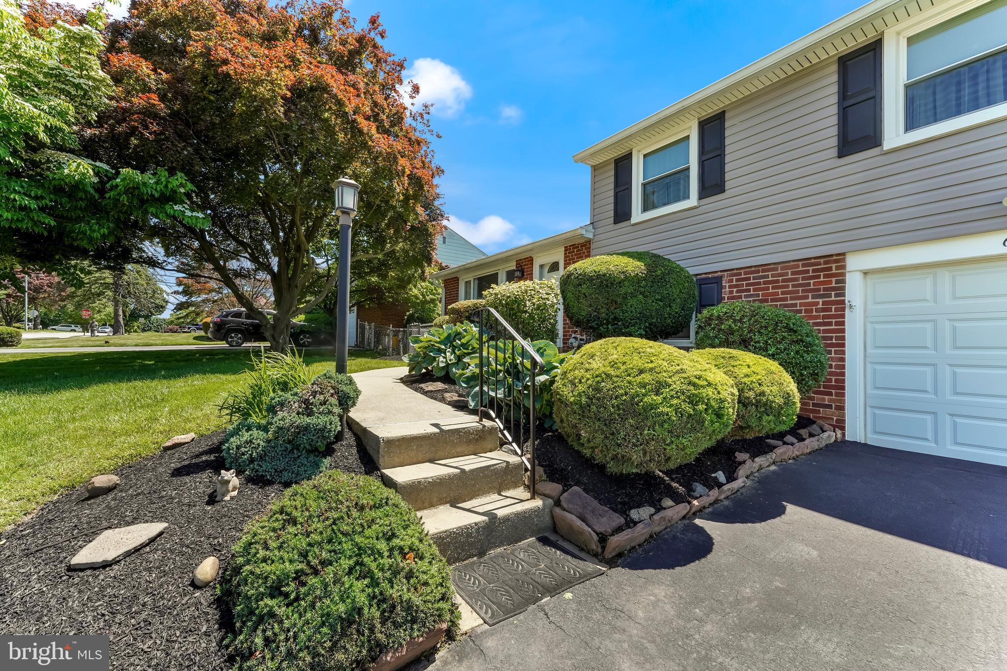 111 Longview Drive Springfield, PA 19064 - Photo 2 of 31
