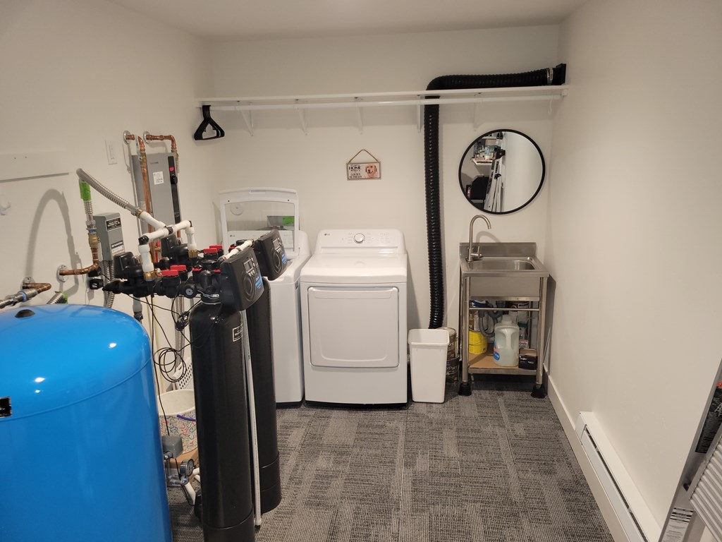 579 Noland Road Cascade, ID 83611 - Photo 20 of 31 WASHER/DRYER