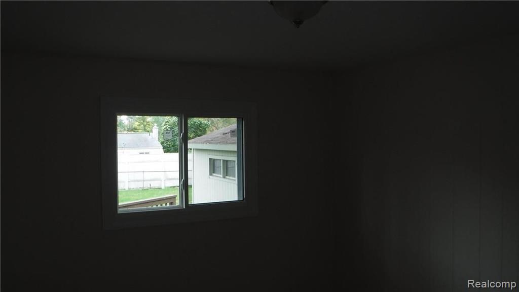 363 West Tienken Road Rochester Hills, MI 48306 - Photo 21 of 29