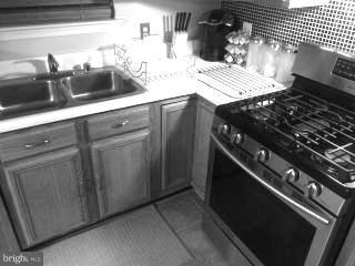 6605 Ridgeborne Drive Baltimore, MD 21237 - Photo 19 of 24 Kitchen