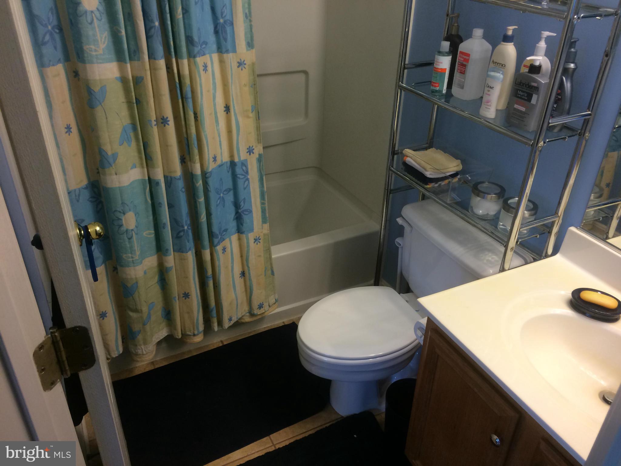6605 Ridgeborne Drive Baltimore, MD 21237 - Photo 10 of 24 Bath