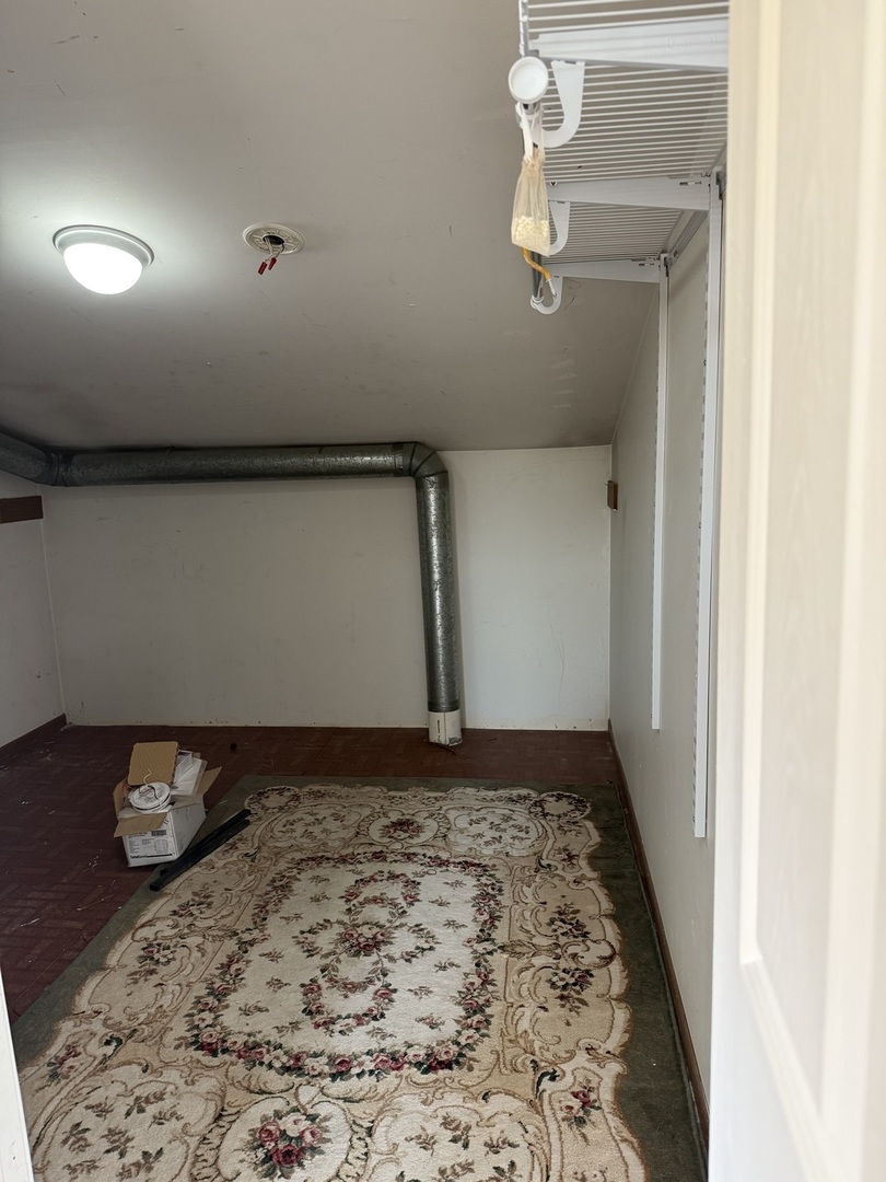 383 Wilmington Drive, Unit E Bartlett, IL 60103 - Photo 14 of 17 a view of room