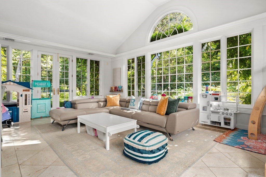 26 Skating Pond Road Weston, MA 02493 - Photo 18 of 41