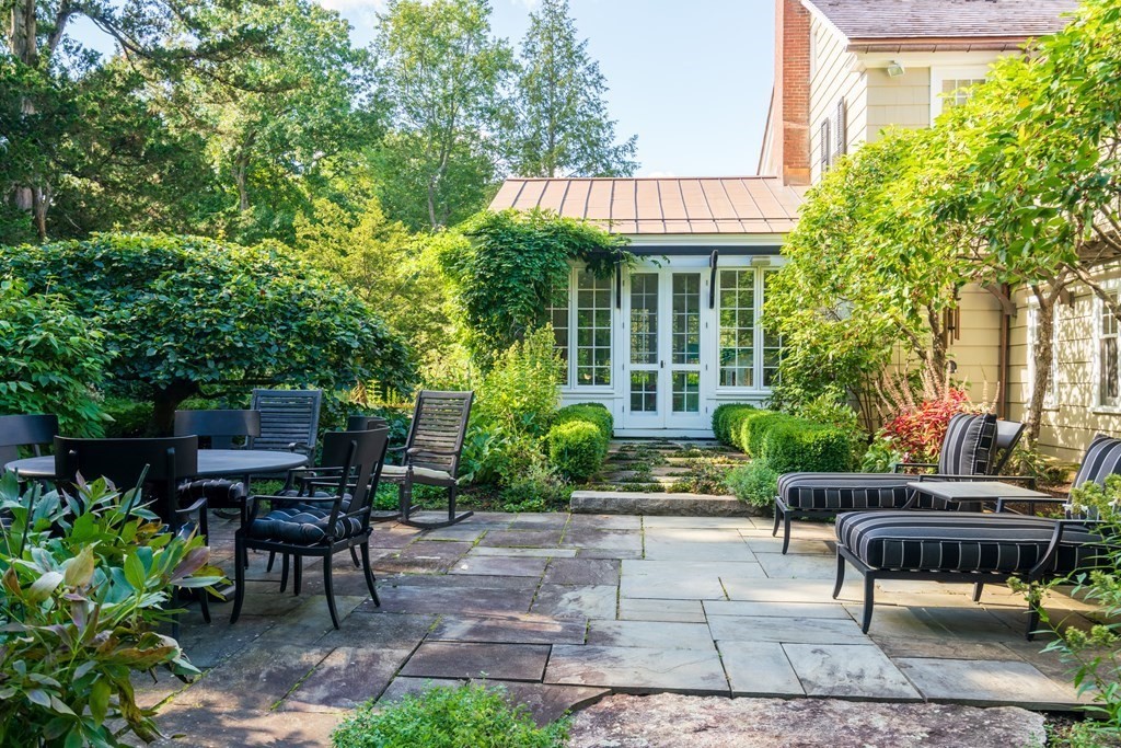 26 Skating Pond Road Weston, MA 02493 - Photo 32 of 41