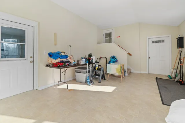 $490,000 | 733 South Stark Highway, Weare, NH 03281