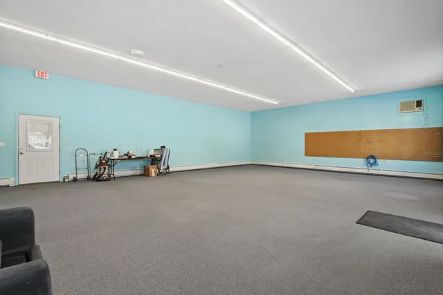 $490,000 | 733 South Stark Highway, Weare, NH 03281